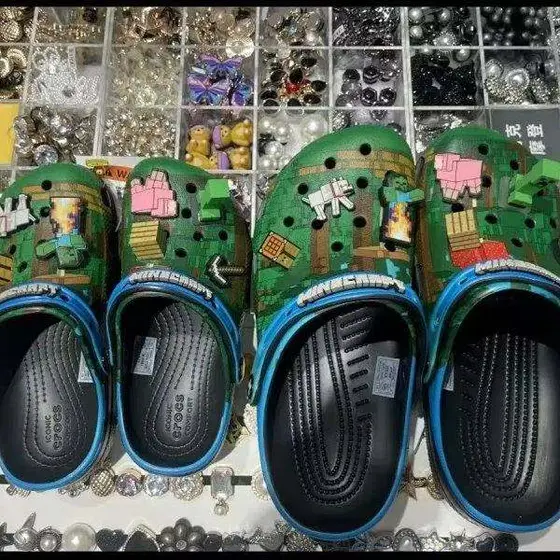Crocs Slides