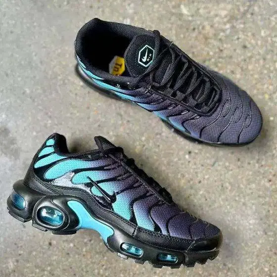Nike Men's Air Max Plus Tuned Air Retro Dad Shoes, Casual Sport Running Sneakers