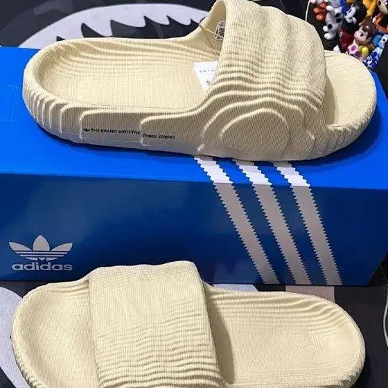 Yeezy Shoes