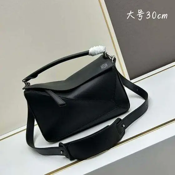 LOEVE Yijia classic wide shoulder strap puzzle stitching geometric bag shoulder