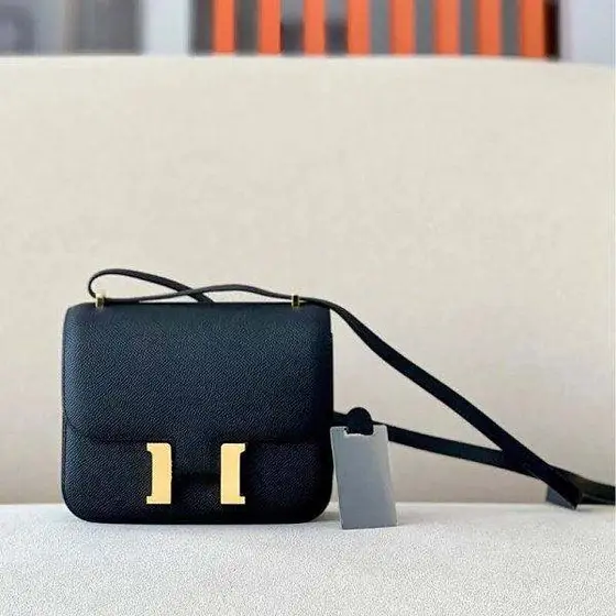 Hermes Xiang's 25K hippie hobo bag is a new high-capacity tote bag with a new se