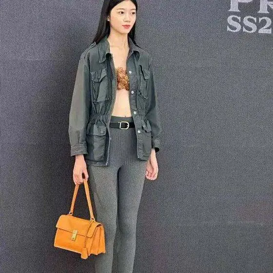 Prada catwalk summer bag female 2025 popular new fashion simple shoulder bag cas